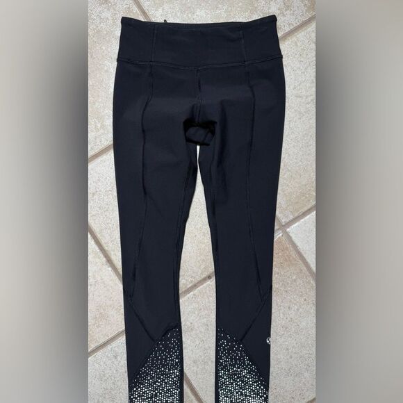 Lululemon Black High Rise Tight Stuff 23” Scallop Hem Reflective Legging - Picture 9 of 10
